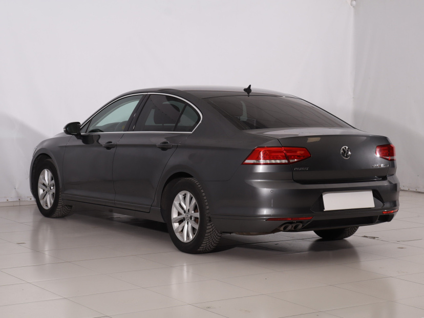 Volkswagen Passat, 2015