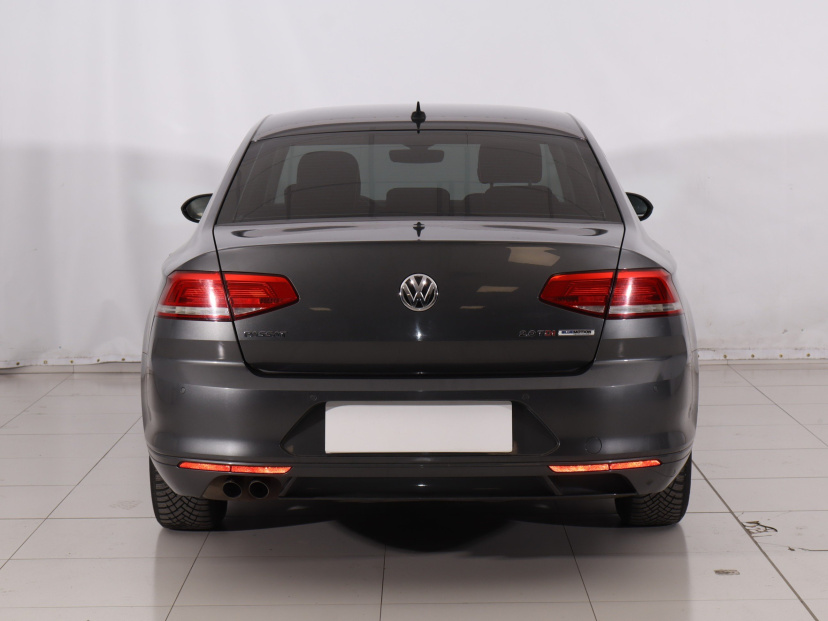 Volkswagen Passat, 2015