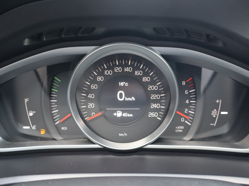Volvo V40, 2012