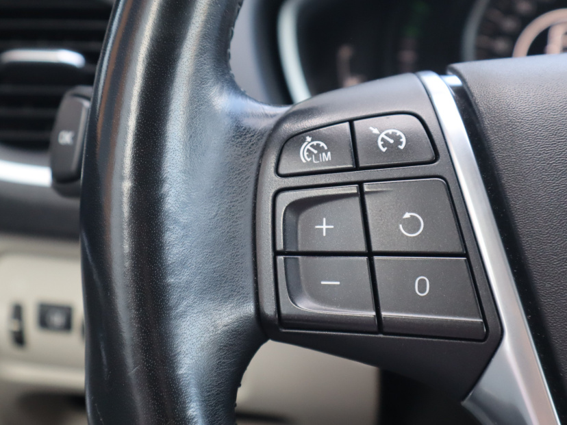 Volvo V40, 2012