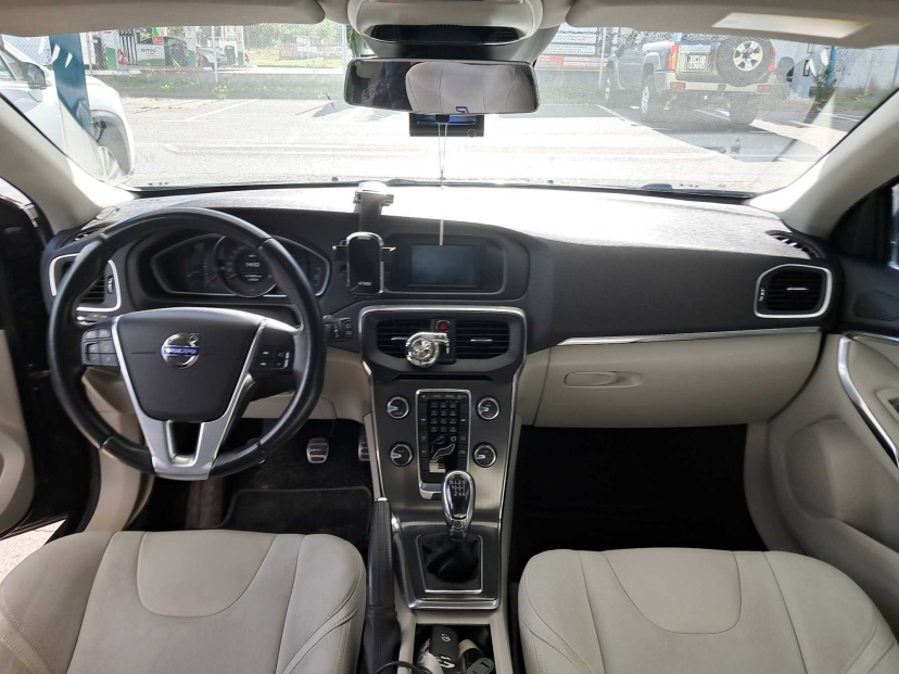 Volvo V40, 2012