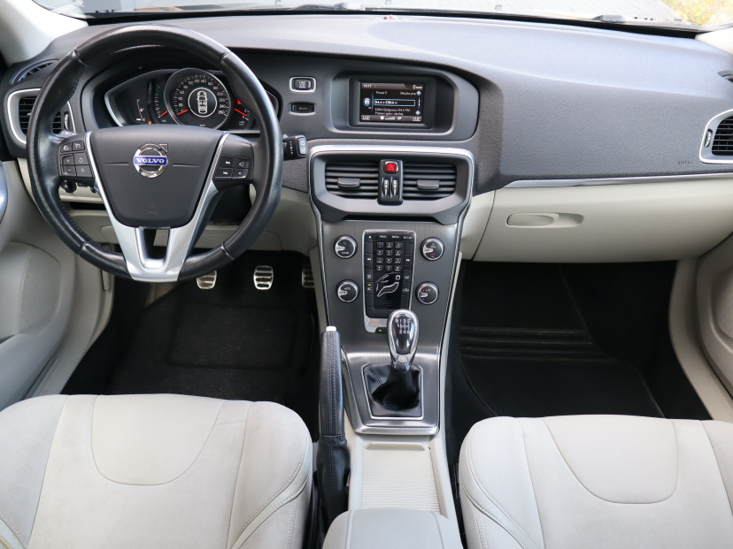 Volvo V40, 2012