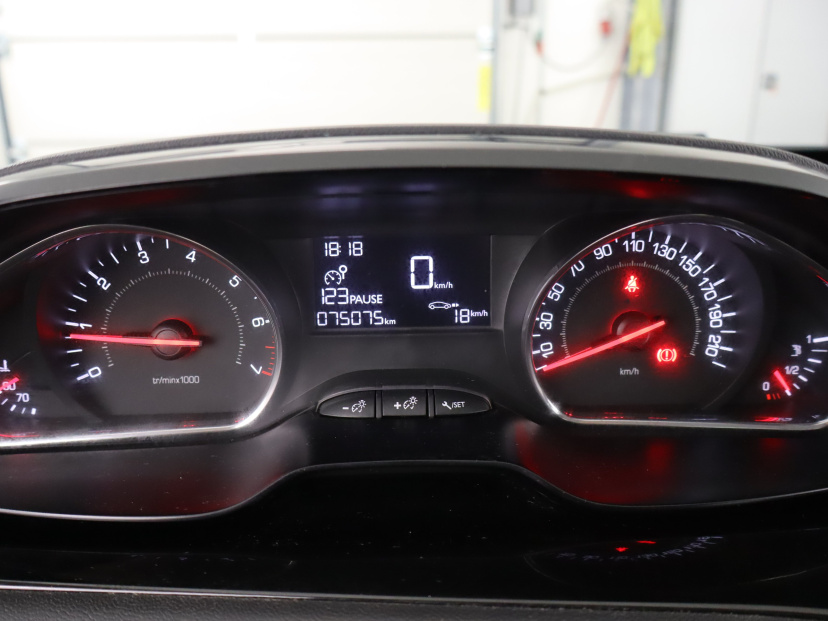 Peugeot 208, 2012