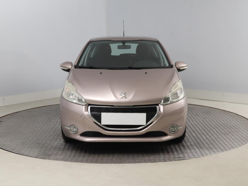 Peugeot 208, 2012