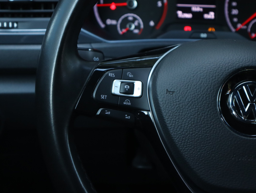 Volkswagen T-Roc, 2018
