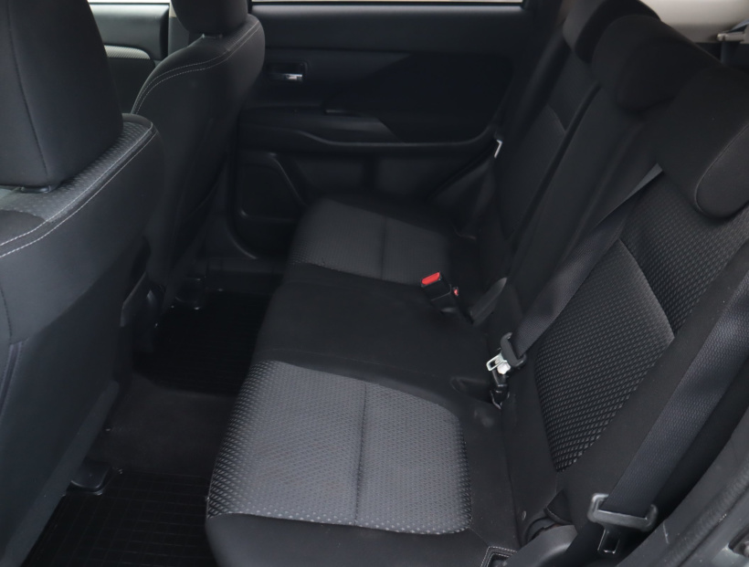 Mitsubishi Outlander, 2017