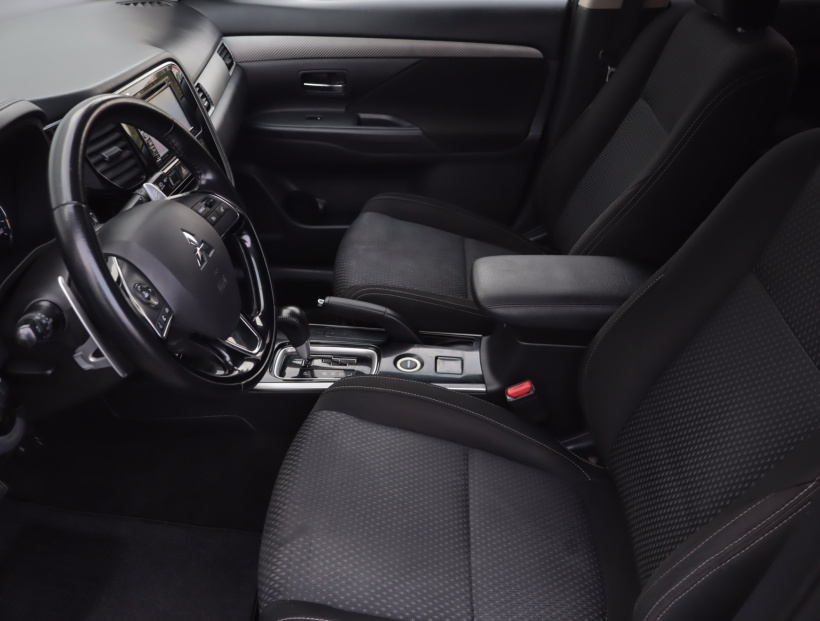Mitsubishi Outlander, 2017