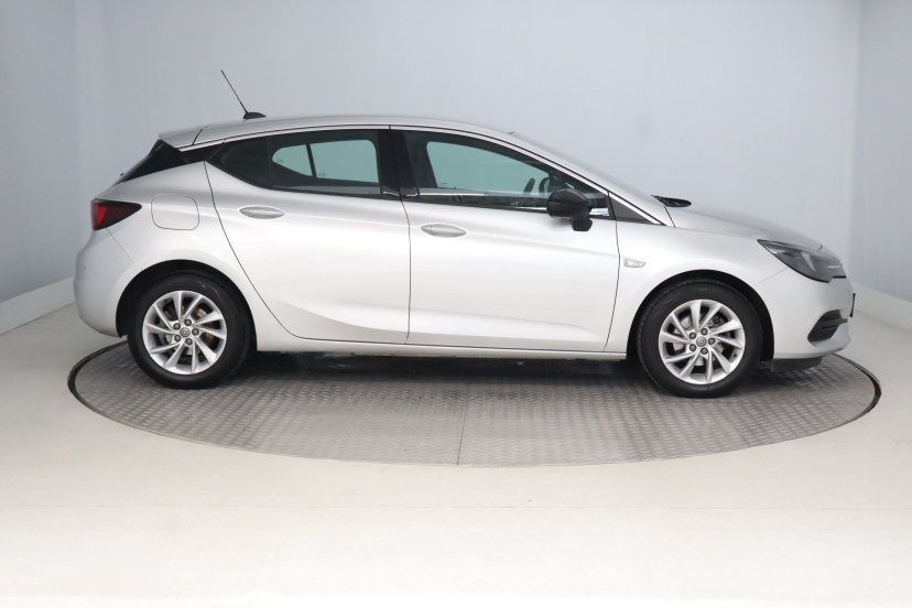 Opel Astra, 2021