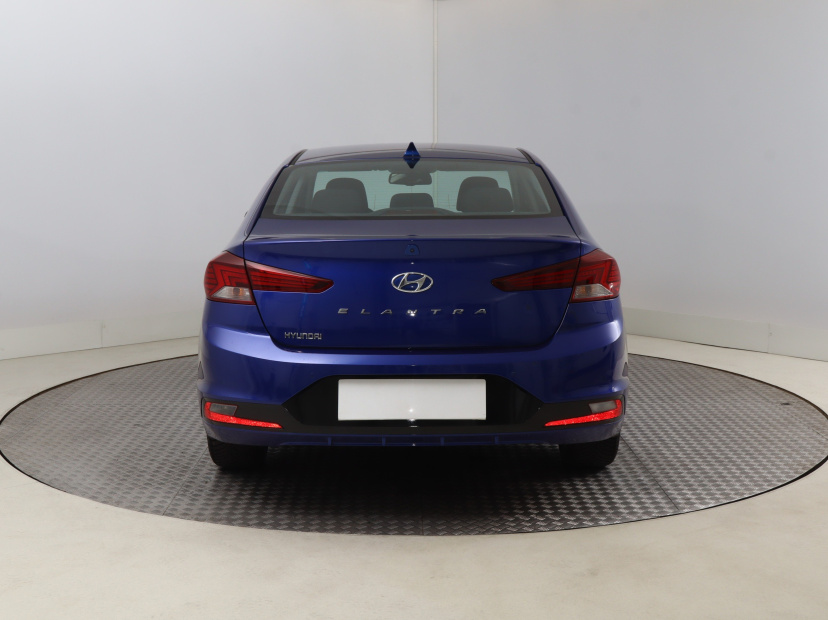 Hyundai Elantra, 2019