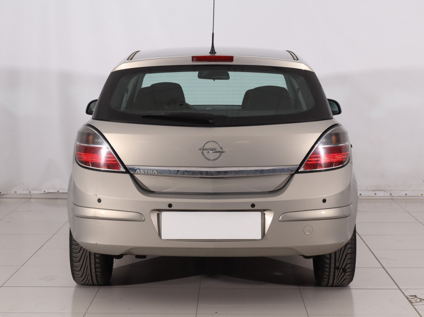 Opel Astra, 2011