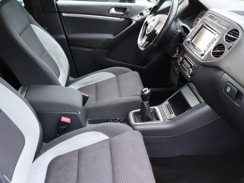 Volkswagen Tiguan, 2012