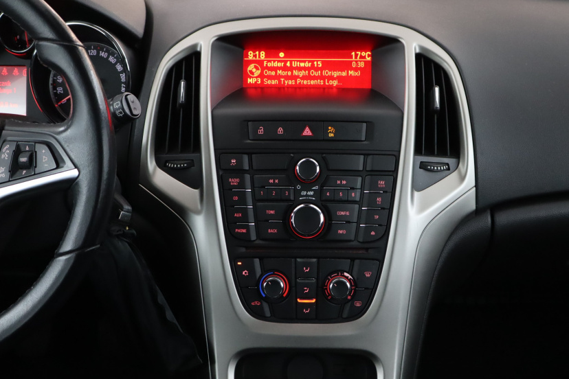 Opel Astra, 2010