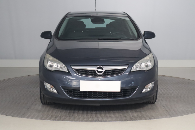 Opel Astra, 2010