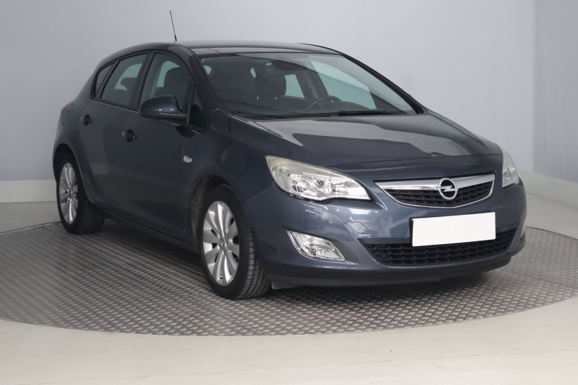 Opel Astra, 2010