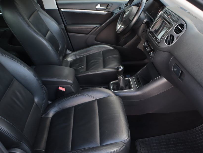 Volkswagen Tiguan, 2011