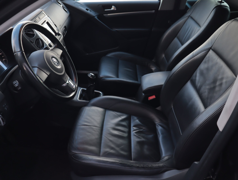 Volkswagen Tiguan, 2011