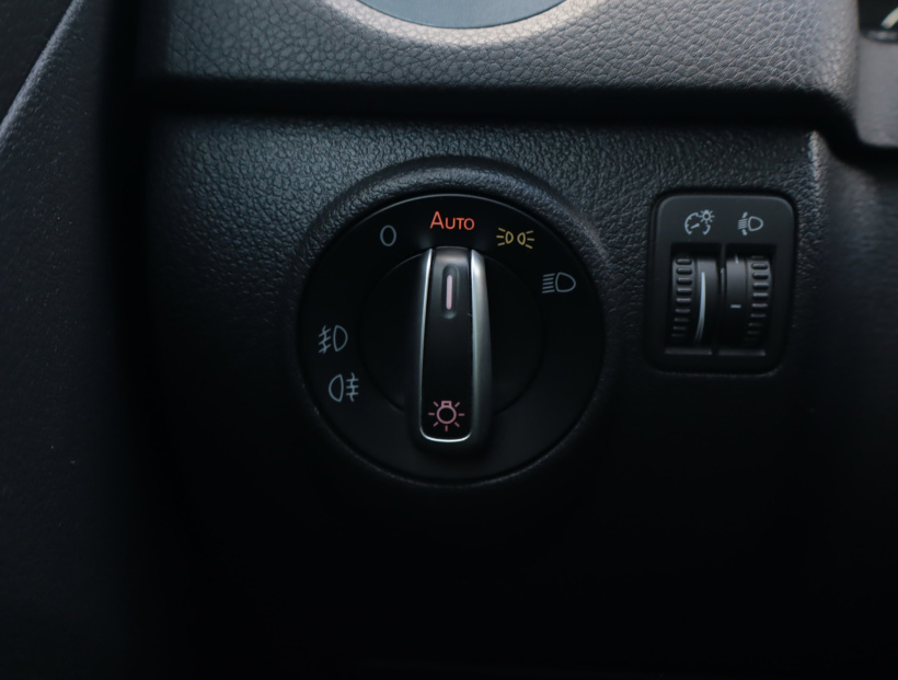 Volkswagen Tiguan, 2011