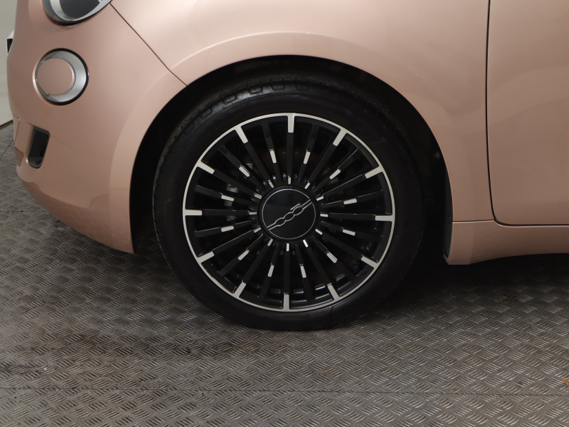 Fiat 500e, 2023