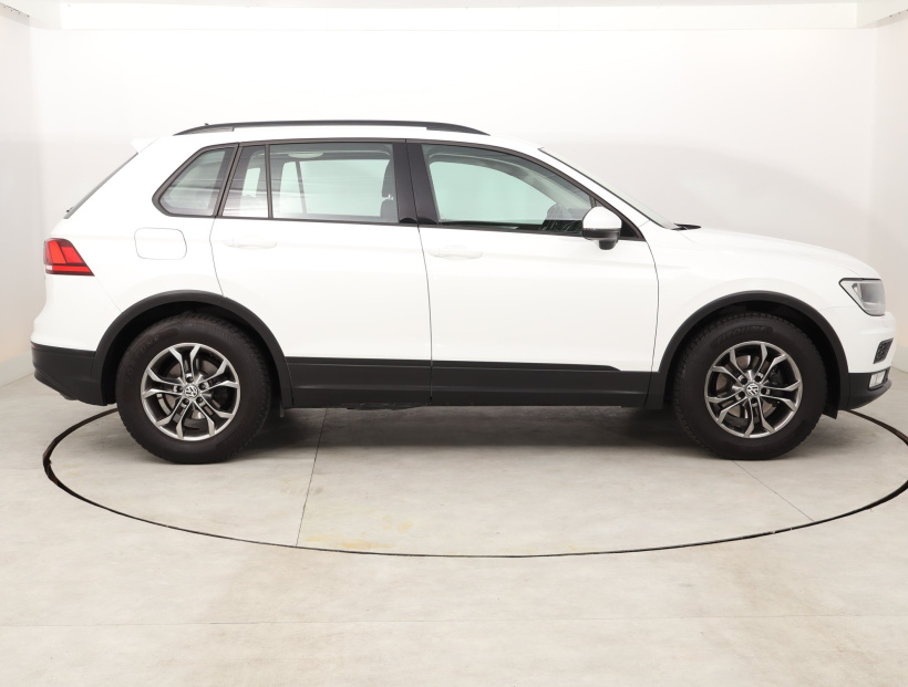 Volkswagen Tiguan, 2016