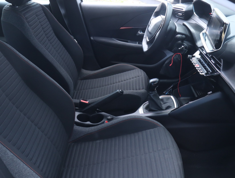 Peugeot 208, 2022