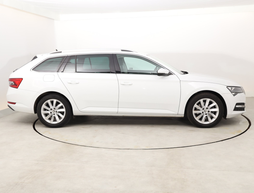 Škoda Superb, 2021