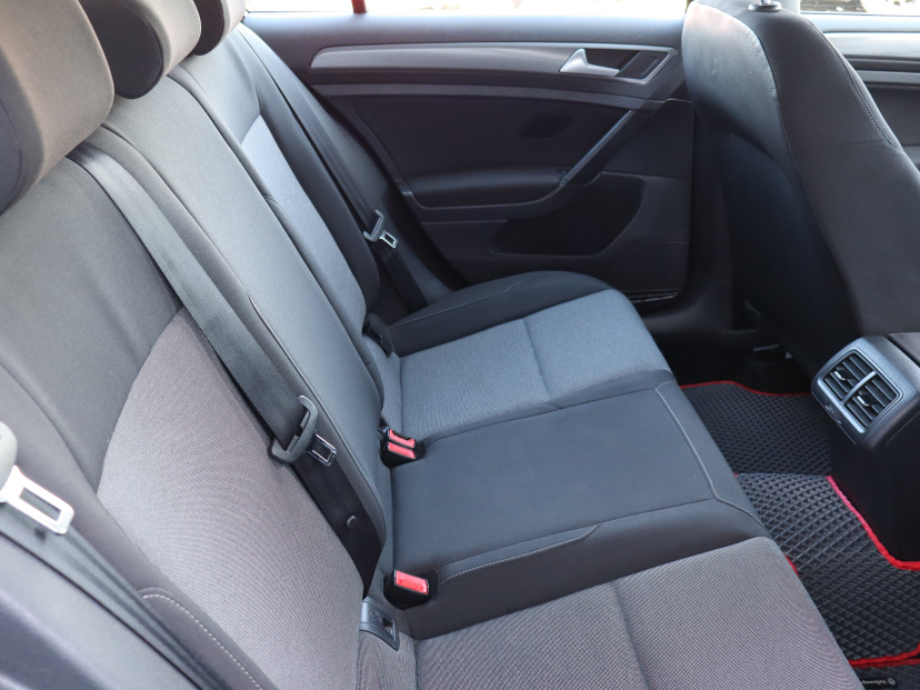 Volkswagen Golf, 2014