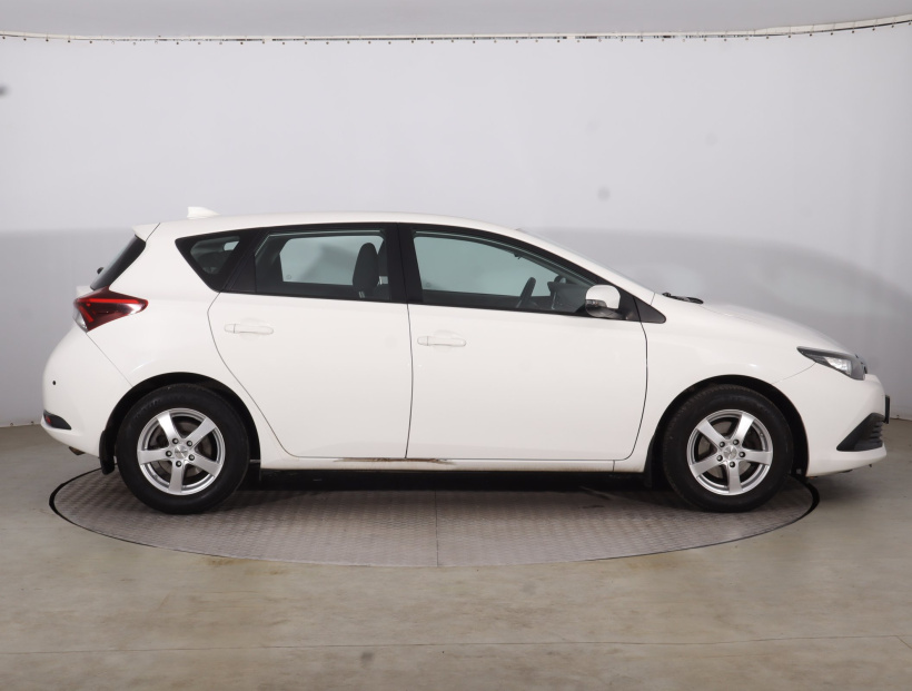 Toyota Auris, 2017