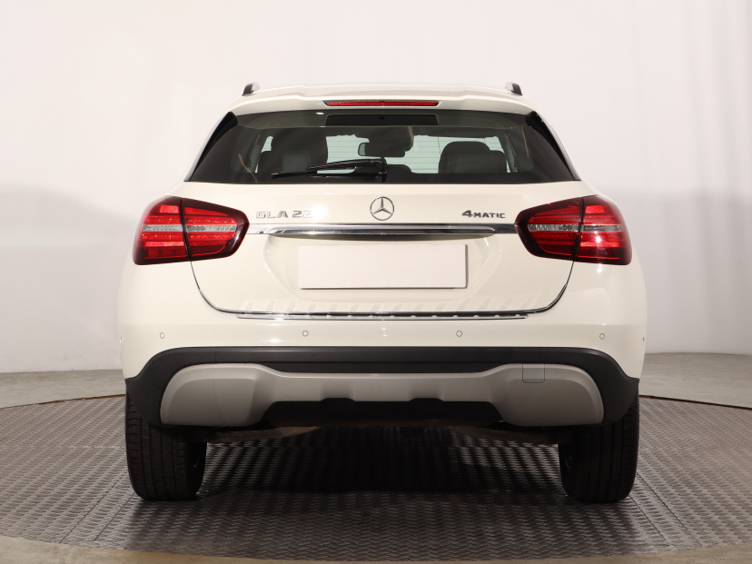 Mercedes-Benz GLA, 2017