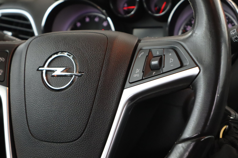 Opel Mokka, 2013