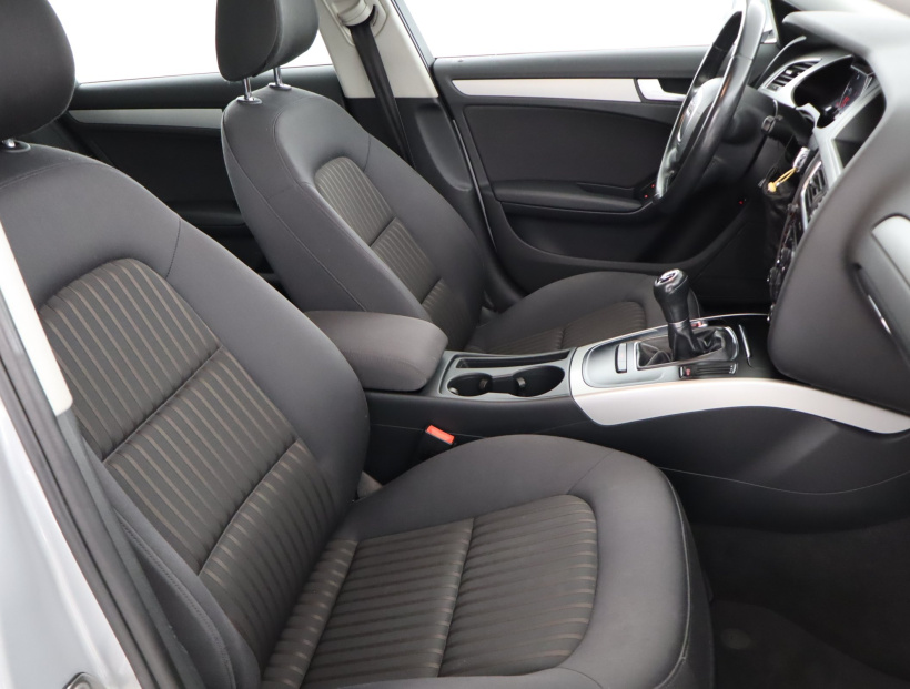 Audi A4, 2011