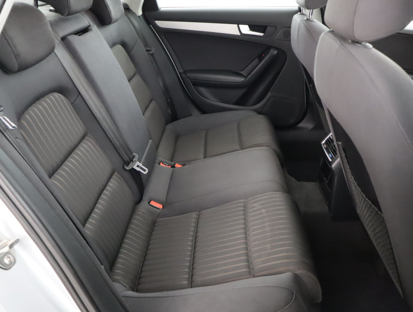 Audi A4, 2011