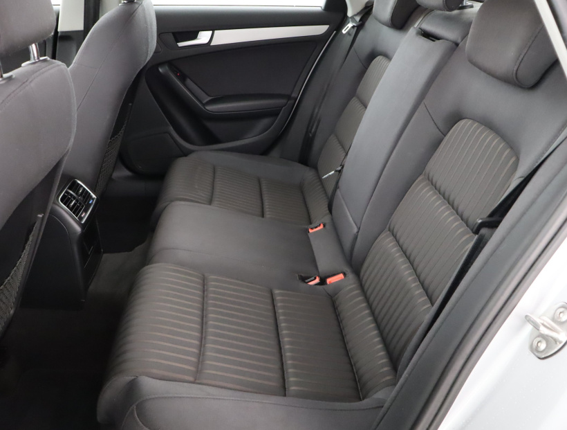Audi A4, 2011