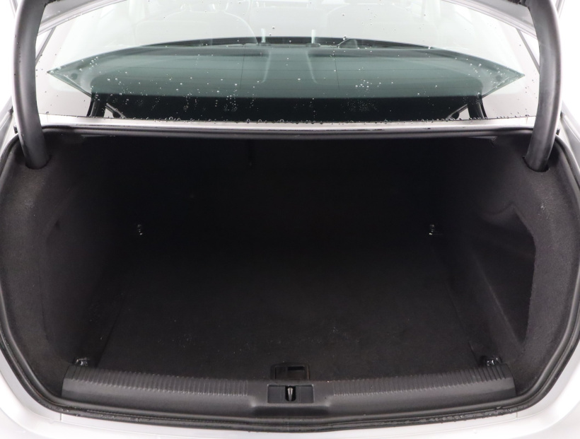 Audi A4, 2011