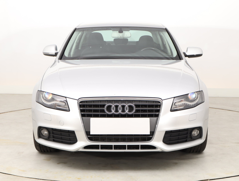 Audi A4, 2011
