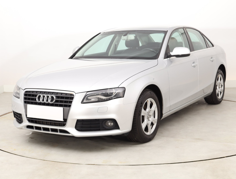 Audi A4, 2011