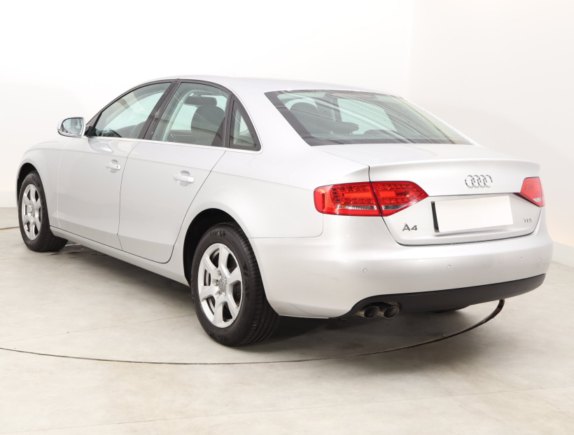 Audi A4, 2011