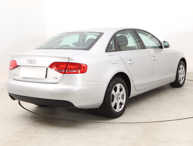 Audi A4, 2011