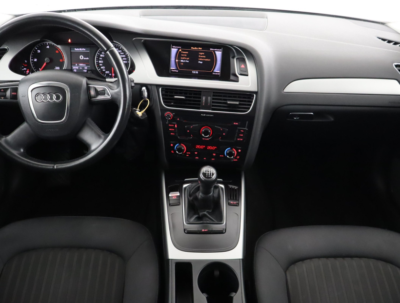 Audi A4, 2011