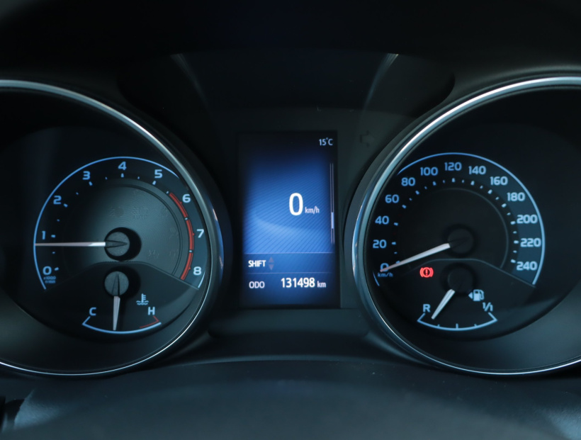 Toyota Auris, 2015