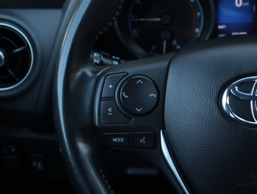 Toyota Auris, 2015