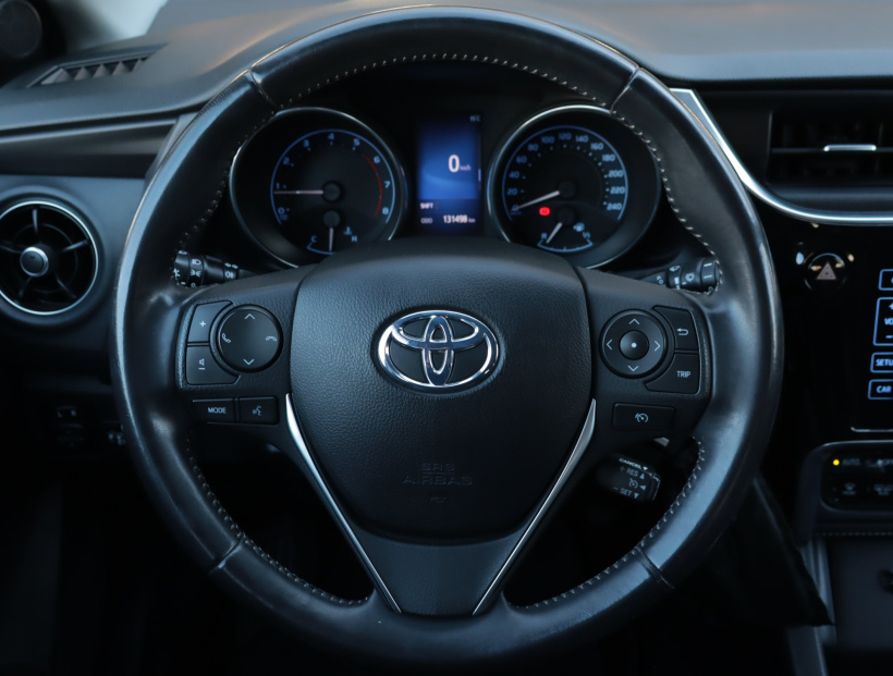 Toyota Auris, 2015