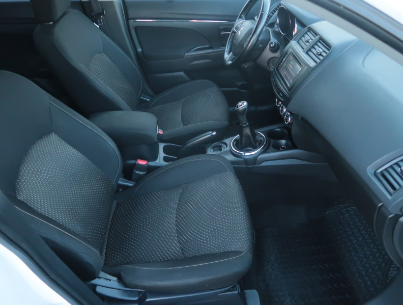 Mitsubishi ASX, 2015