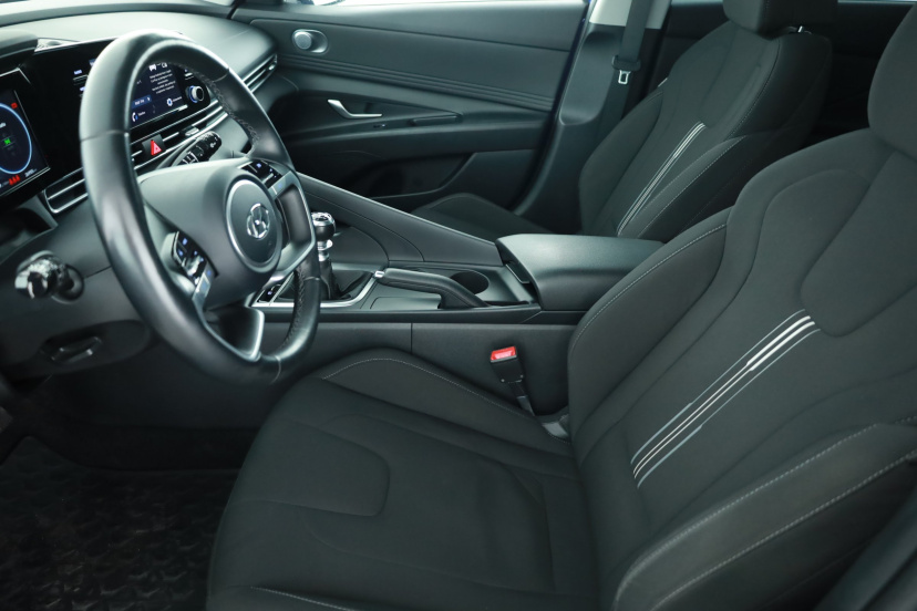 Hyundai Elantra, 2022
