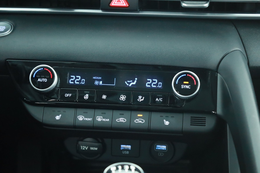 Hyundai Elantra, 2022