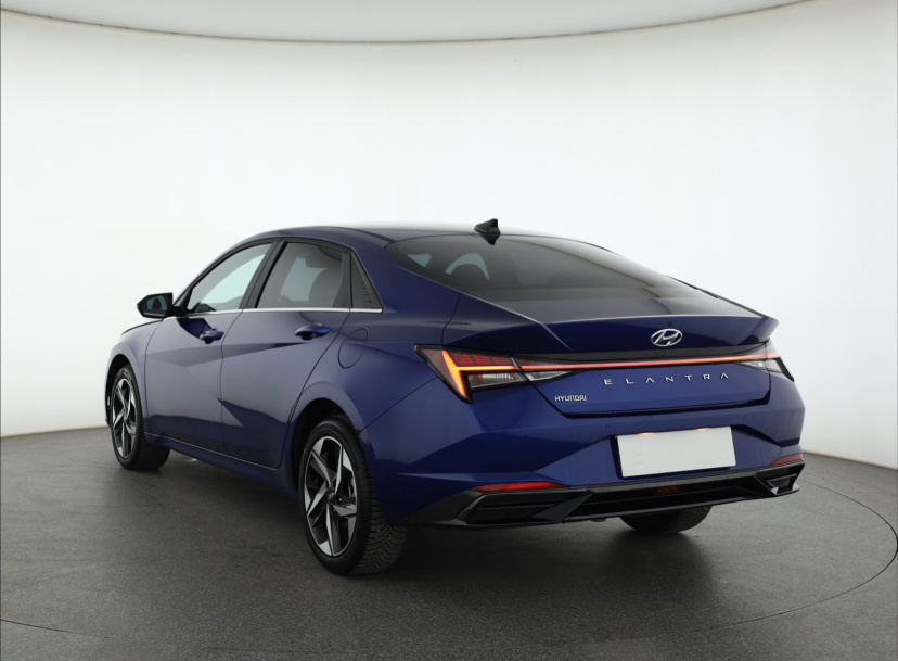 Hyundai Elantra, 2022