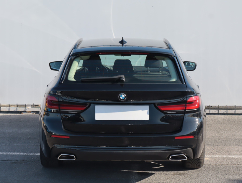 BMW 5, 2021