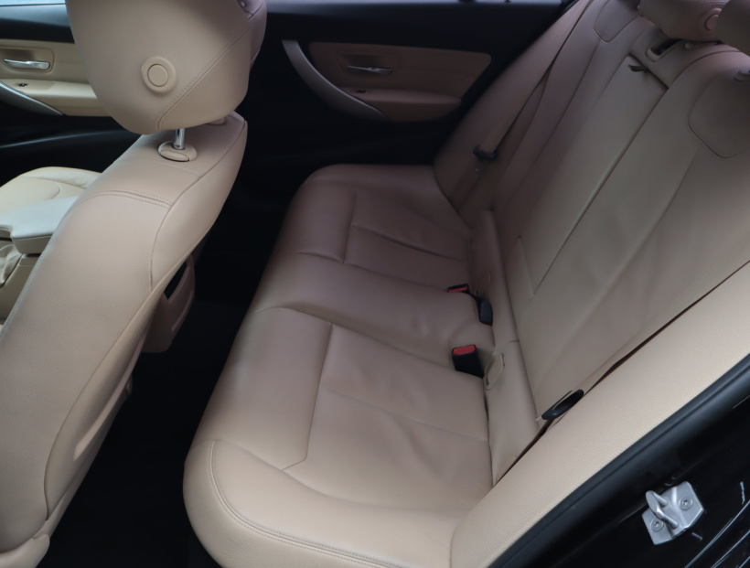 BMW 3, 2016