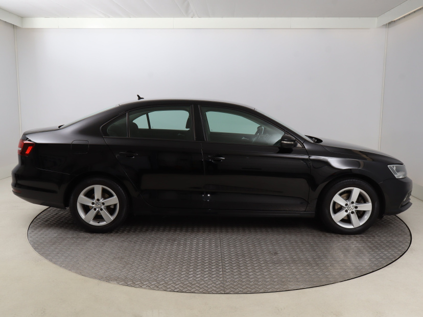 Volkswagen Jetta, 2017