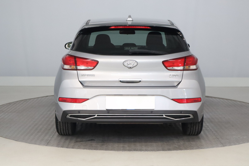 Hyundai i30, 2022