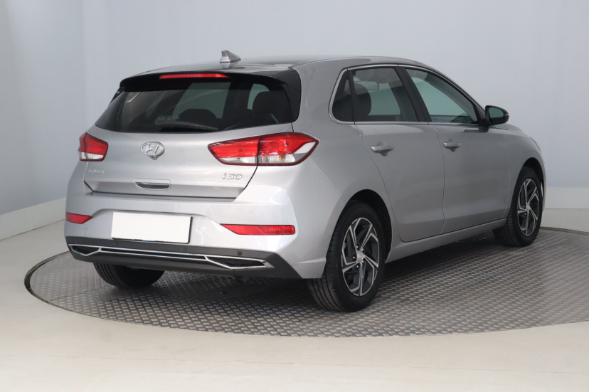 Hyundai i30, 2022